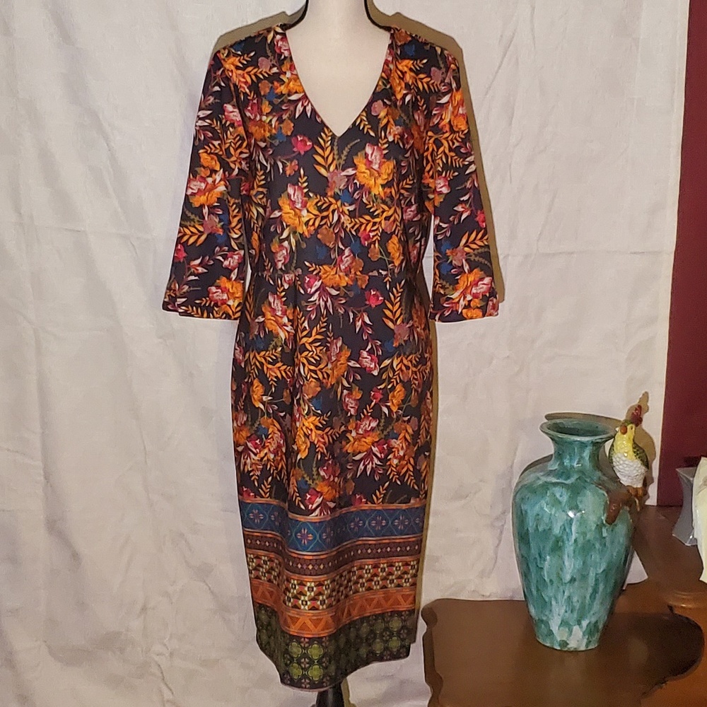 Weslee Rose 3/4 sleeve floral Dress